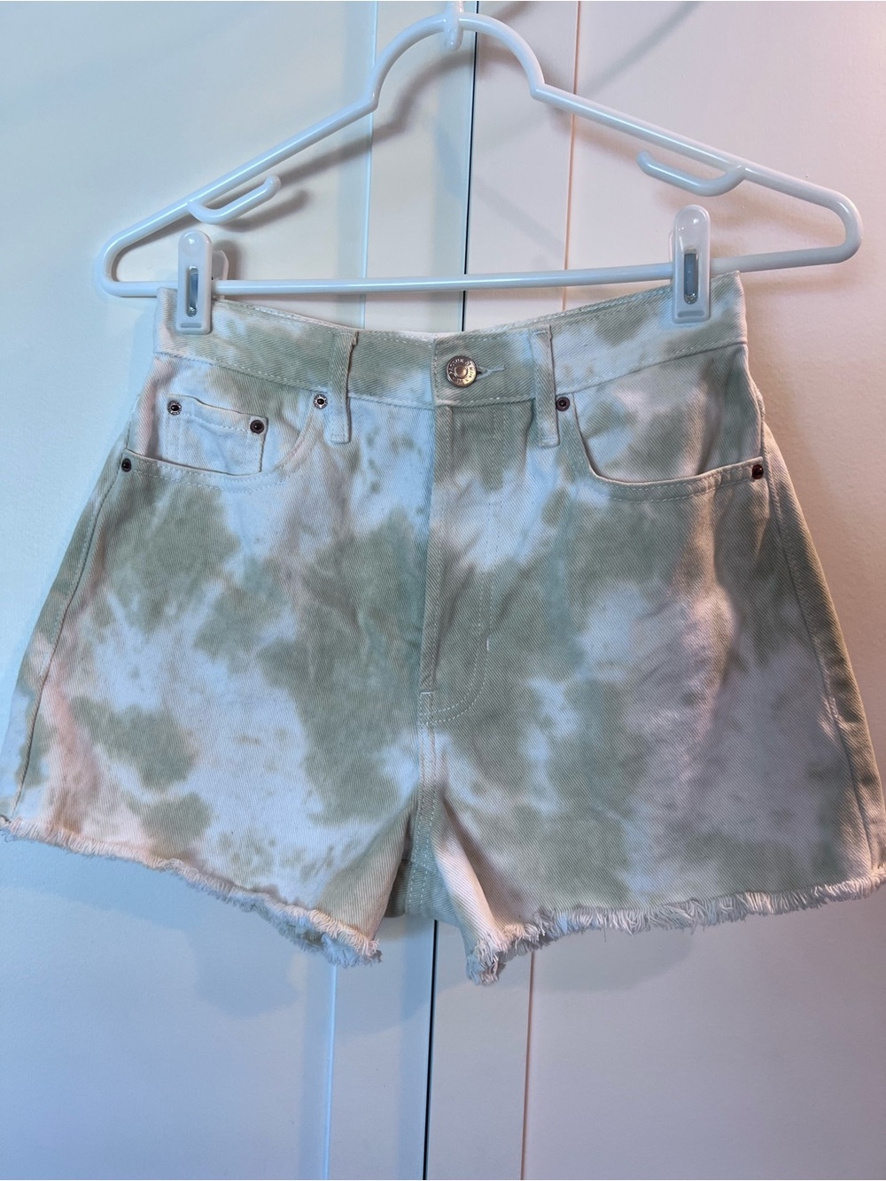 PacSun Tie-Dye High-Rise Shorts - Sage Green & White